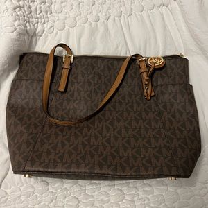 Michael Kors Jet Set Large Tote